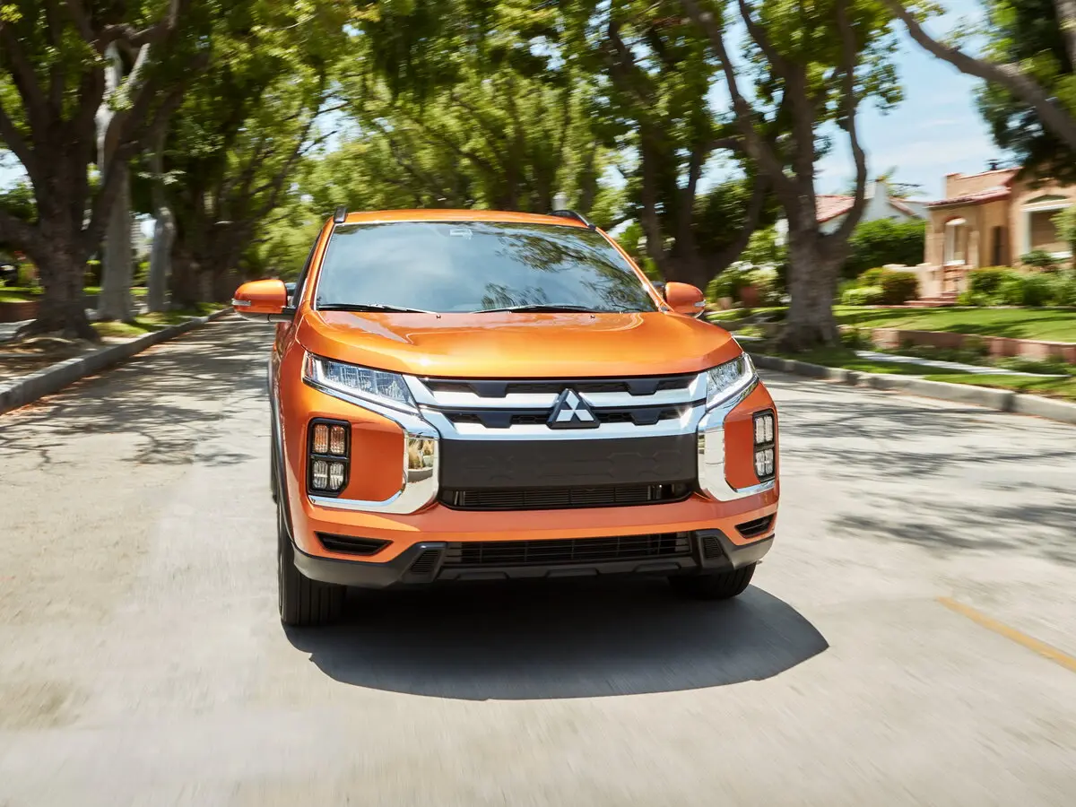 Mitsubishi Outlander Sport I Рестайлинг 3 Внедорожник 5 дв. — photo 3