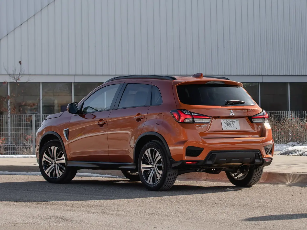 Mitsubishi Outlander Sport I Рестайлинг 3 Внедорожник 5 дв. — photo 5
