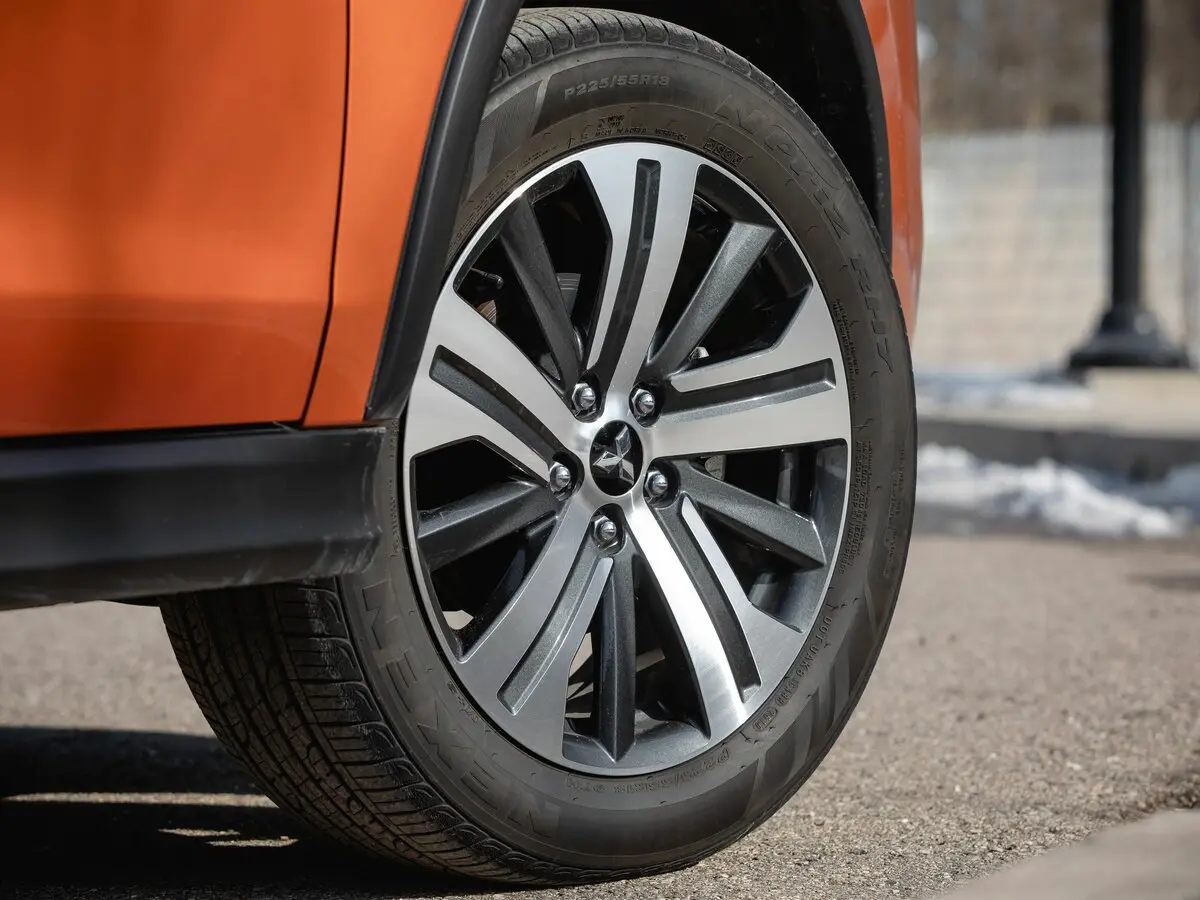 Mitsubishi Outlander Sport I Рестайлинг 3 Внедорожник 5 дв. — photo 16