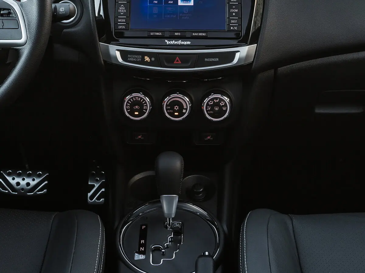 Mitsubishi Outlander Sport I Рестайлинг Внедорожник 5 дв. — photo 11