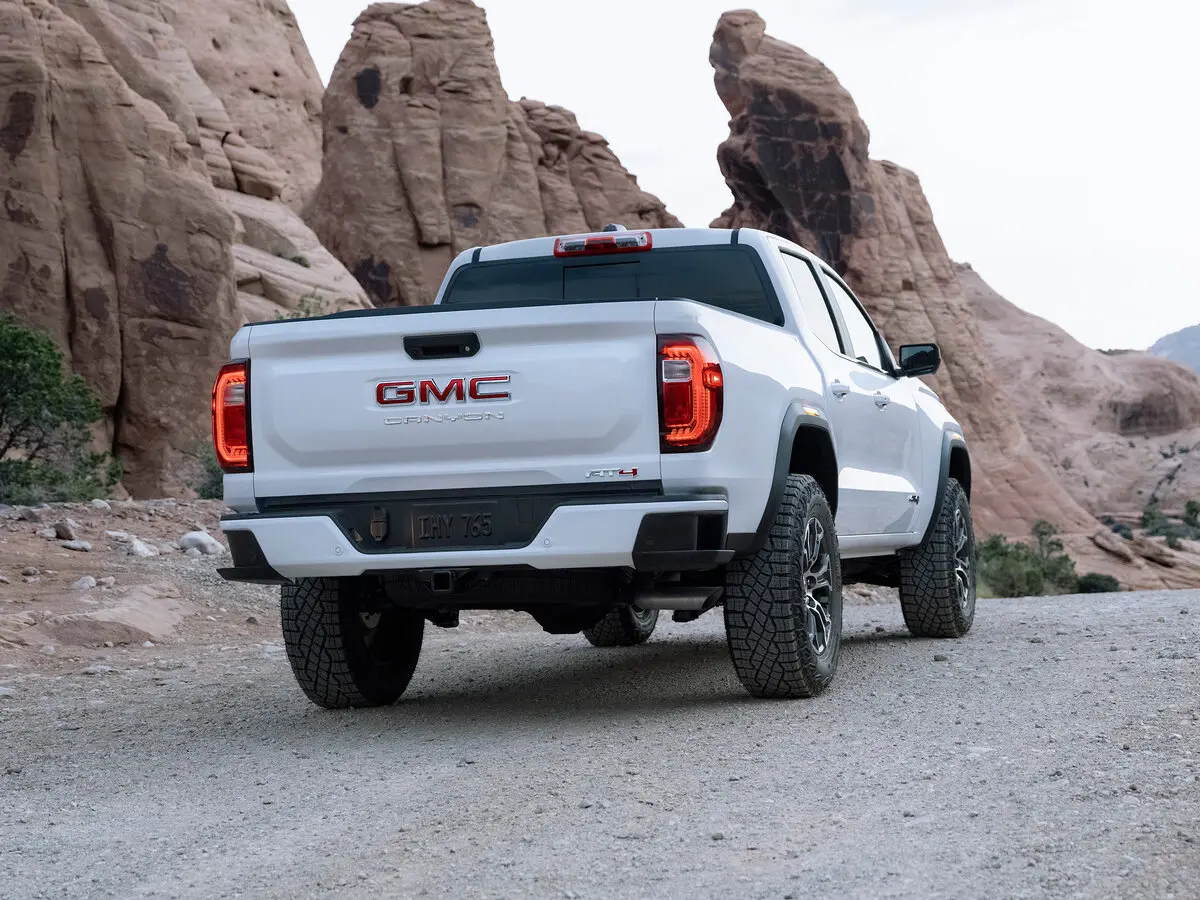 GMC Canyon III Пикап Двойная кабина — сүрөт 2