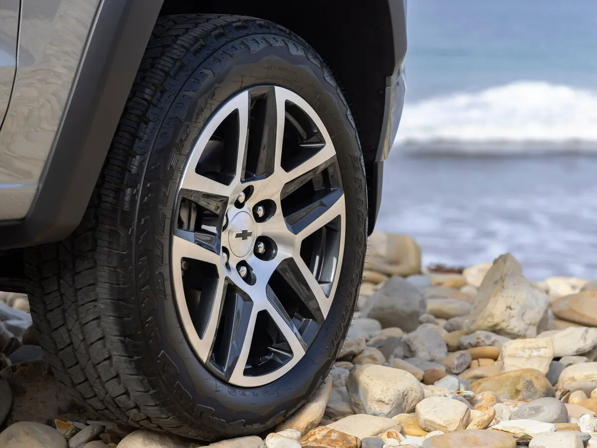 Chevrolet Colorado III Пикап Двойная кабина — photo 12
