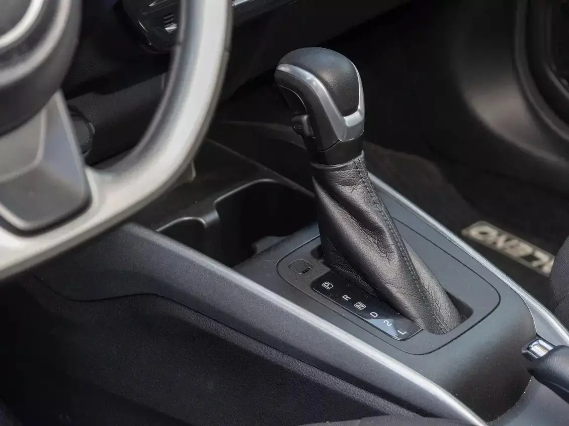 Suzuki Baleno III Хэтчбек 5 дв. — сүрөт 25