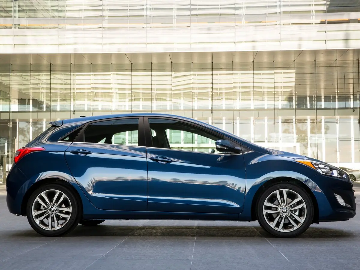 Hyundai Elantra V (MD) Рестайлинг Хэтчбек 5 дв. GT — сүрөт 2