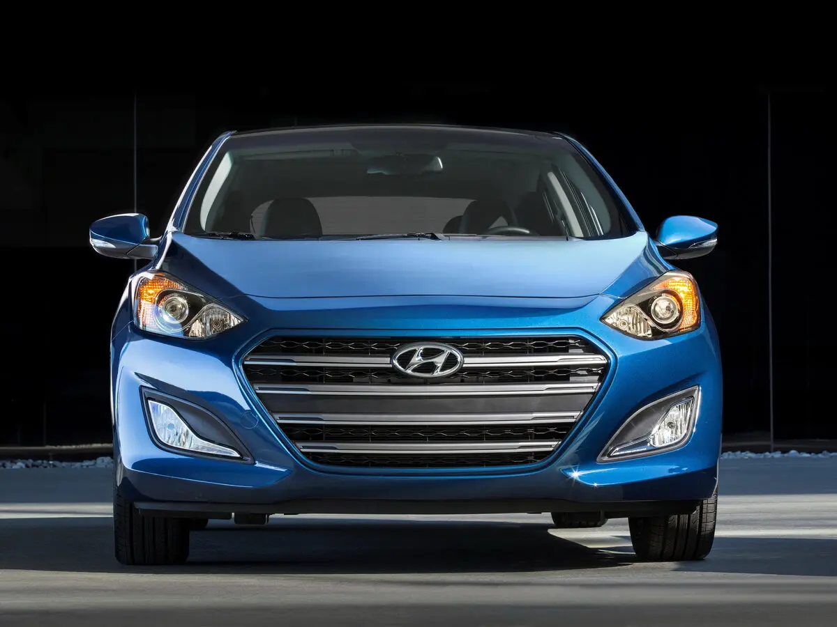 Hyundai Elantra V (MD) Рестайлинг Хэтчбек 5 дв. GT — сүрөт 3