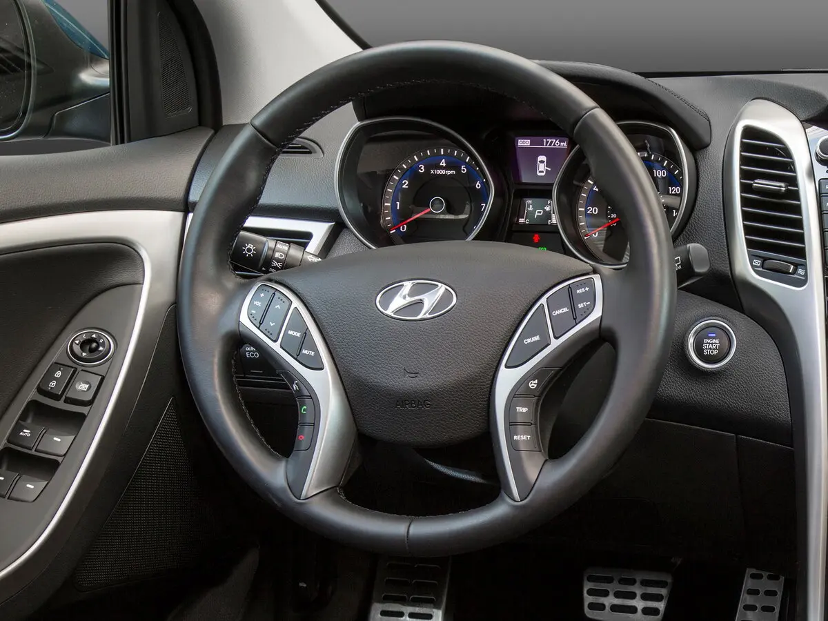 Hyundai Elantra V (MD) Рестайлинг Хэтчбек 5 дв. GT — сүрөт 9