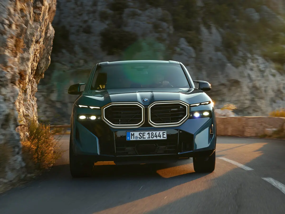 BMW XM 2022 – н.в. Внедорожник 5 дв. — 照片 3