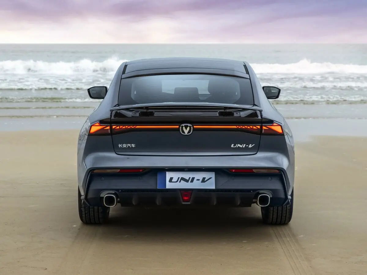 Changan UNI-V I Лифтбек — сүрөт 4