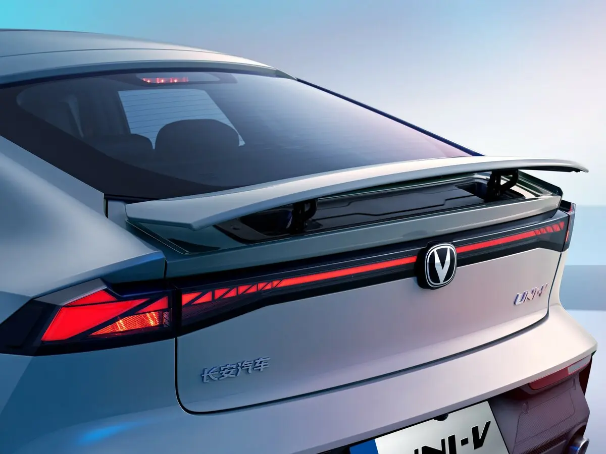 Changan UNI-V I Лифтбек — сүрөт 11