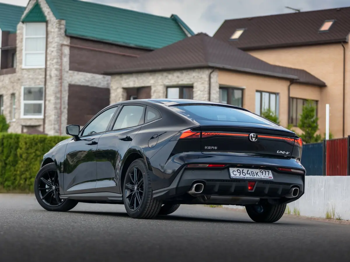 Changan UNI-V I Лифтбек — сүрөт 16