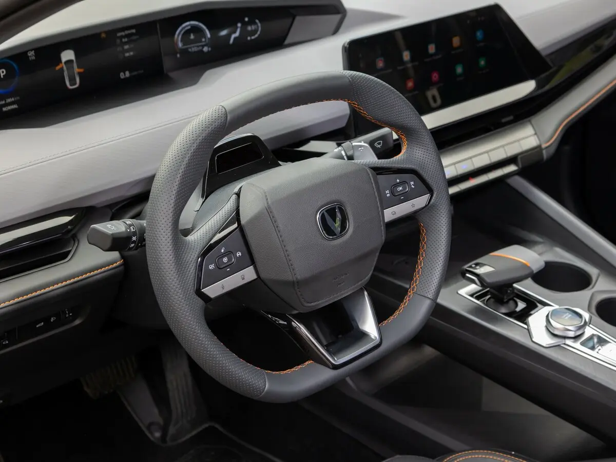 Changan UNI-V I Лифтбек — сүрөт 21