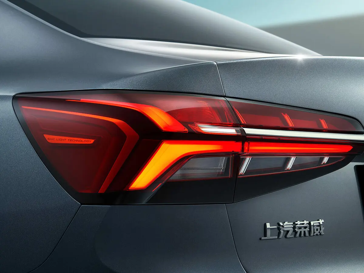 Roewe i5 I Рестайлинг Седан — сүрөт 10