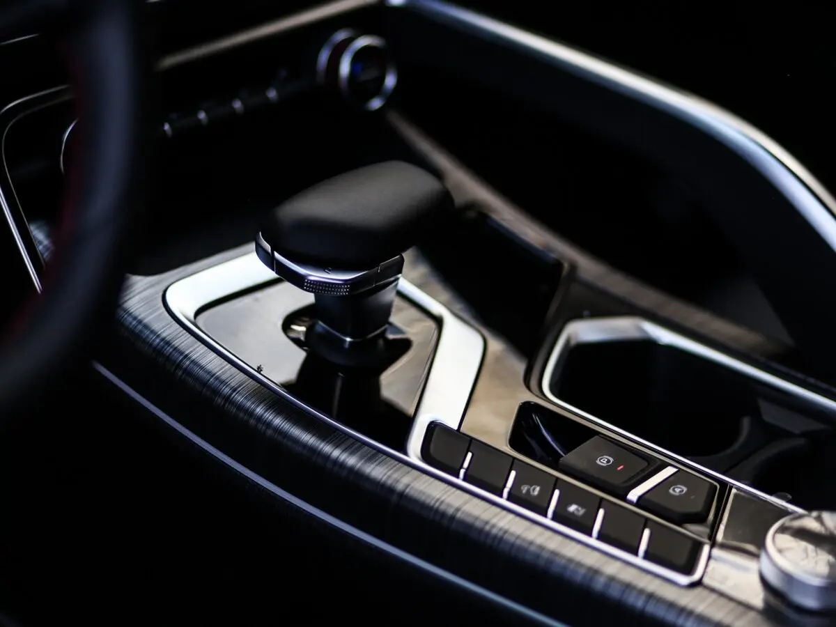 Geely Tugella I Рестайлинг Внедорожник 5 дв. — 照片 6