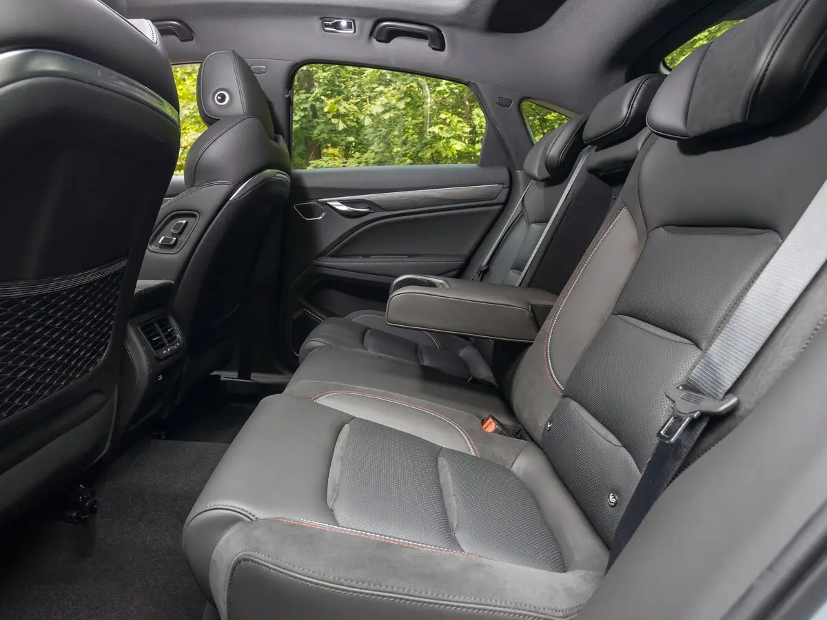 Geely Tugella I Рестайлинг Внедорожник 5 дв. — 照片 18