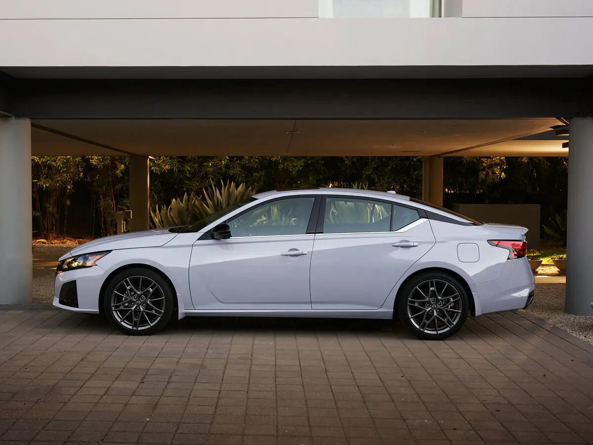 Nissan Altima VI (L34) Рестайлинг Седан — photo 2