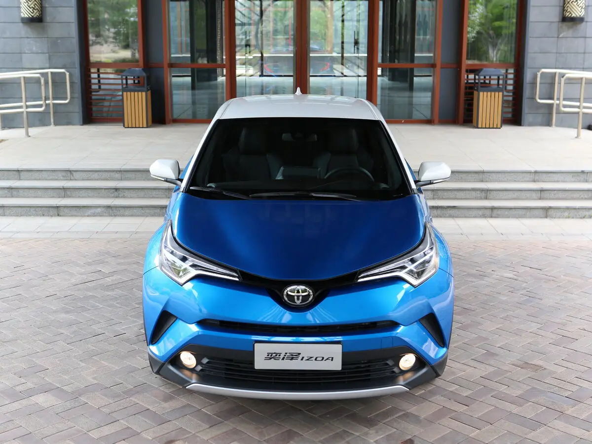 Toyota Izoa I Внедорожник 5 дв. — фото 3