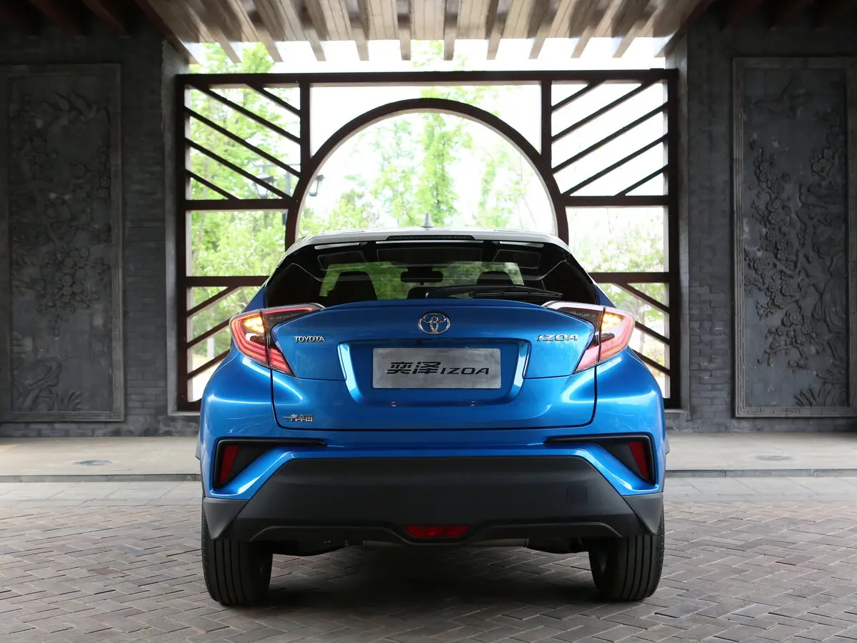 Toyota Izoa I Внедорожник 5 дв. — фото 4