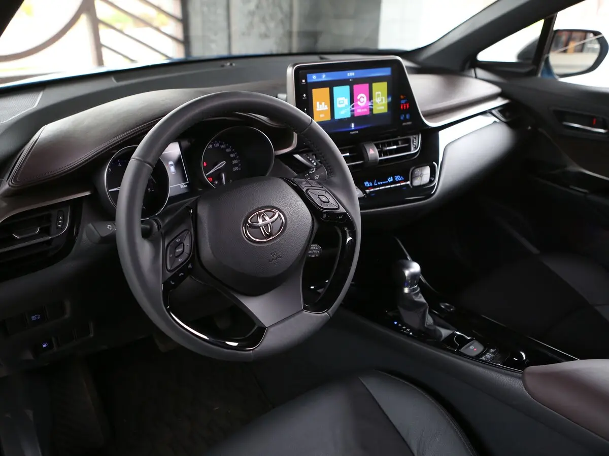 Toyota Izoa I Внедорожник 5 дв. — фото 8