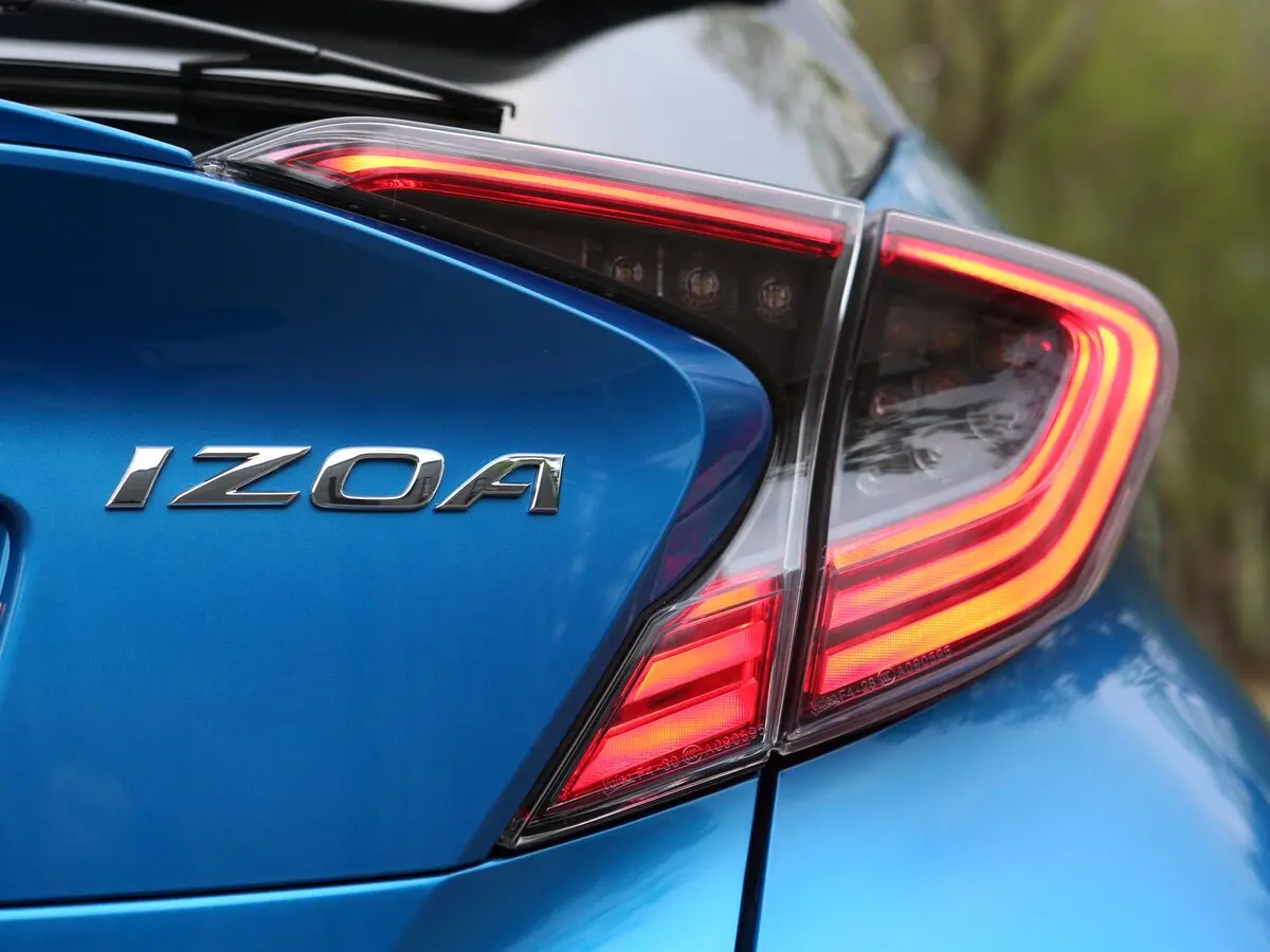 Toyota Izoa I Внедорожник 5 дв. — фото 12