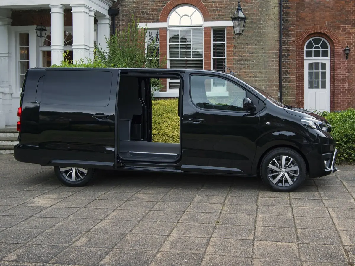 Toyota ProAce II Фургон L2 — photo 2