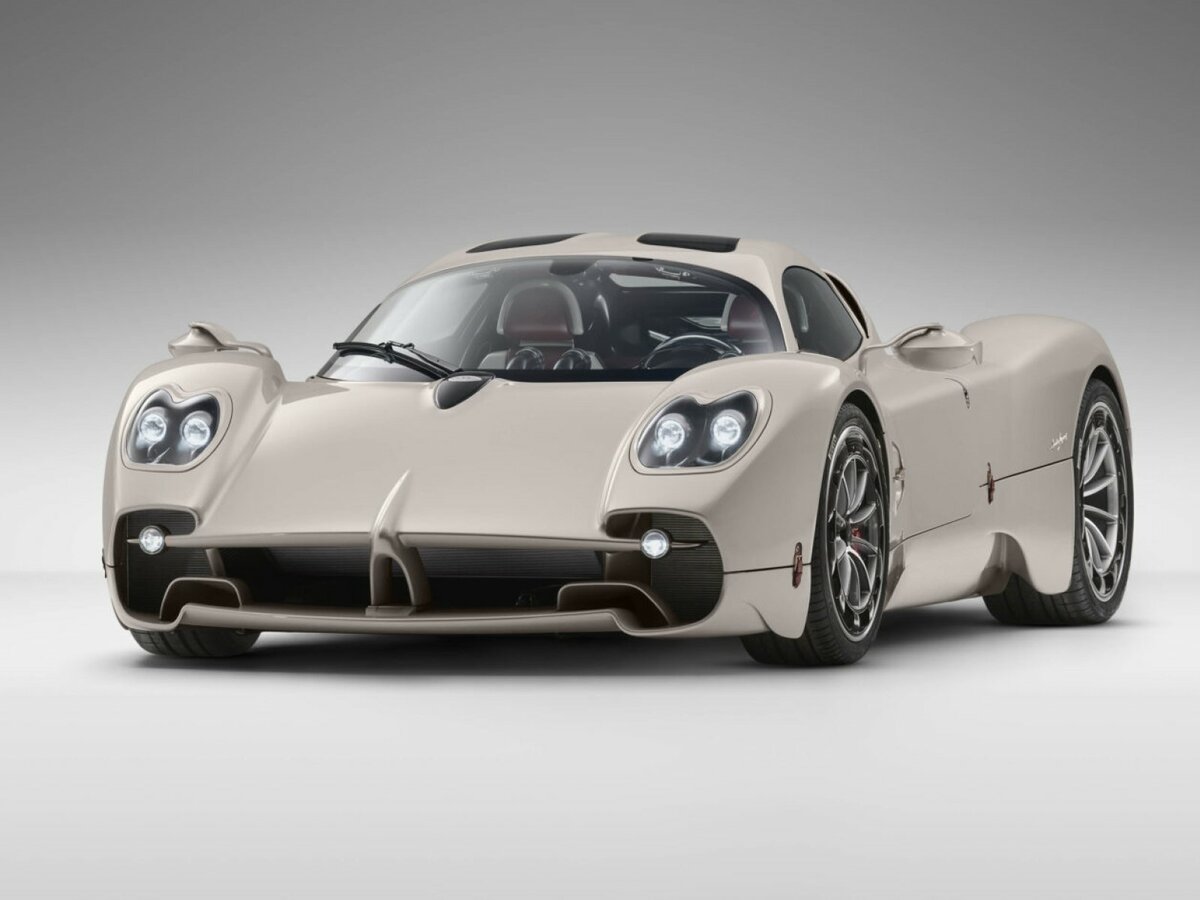 Pagani Utopia 2022 – н.в. Купе