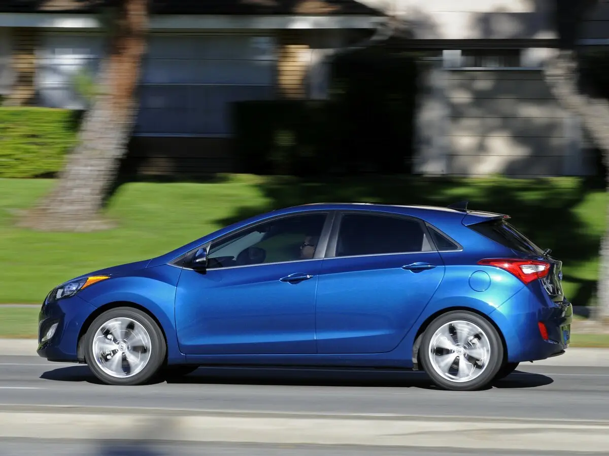 Hyundai Elantra V (MD) Хэтчбек 5 дв. — сүрөт 2