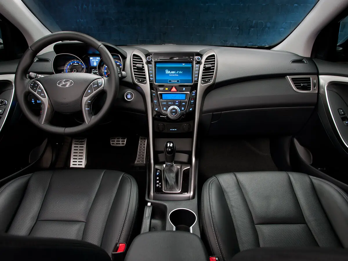 Hyundai Elantra V (MD) Хэтчбек 5 дв. — сүрөт 4