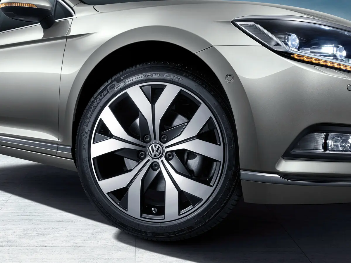Volkswagen Magotan B8 Седан — сүрөт 15