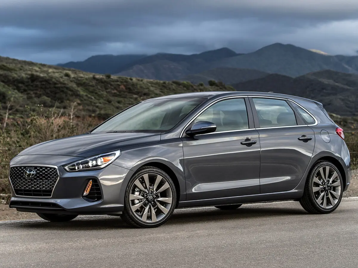 Hyundai Elantra VI (AD) Хэтчбек 5 дв. GT