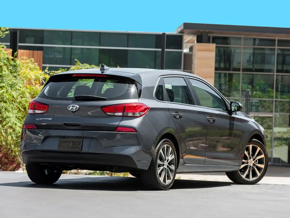 Hyundai Elantra VI (AD) Хэтчбек 5 дв. GT — сүрөт 4