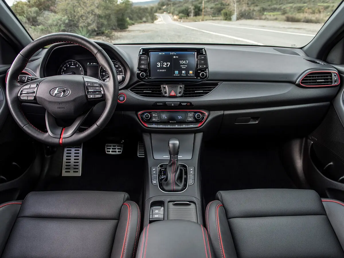 Hyundai Elantra VI (AD) Хэтчбек 5 дв. GT — сүрөт 5