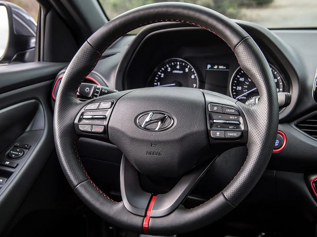 Hyundai Elantra VI (AD) Хэтчбек 5 дв. GT — сүрөт 8