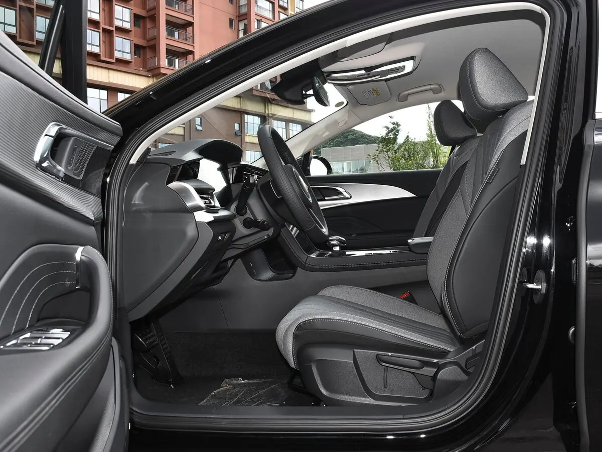 Hongqi H5 II Седан — photo 8