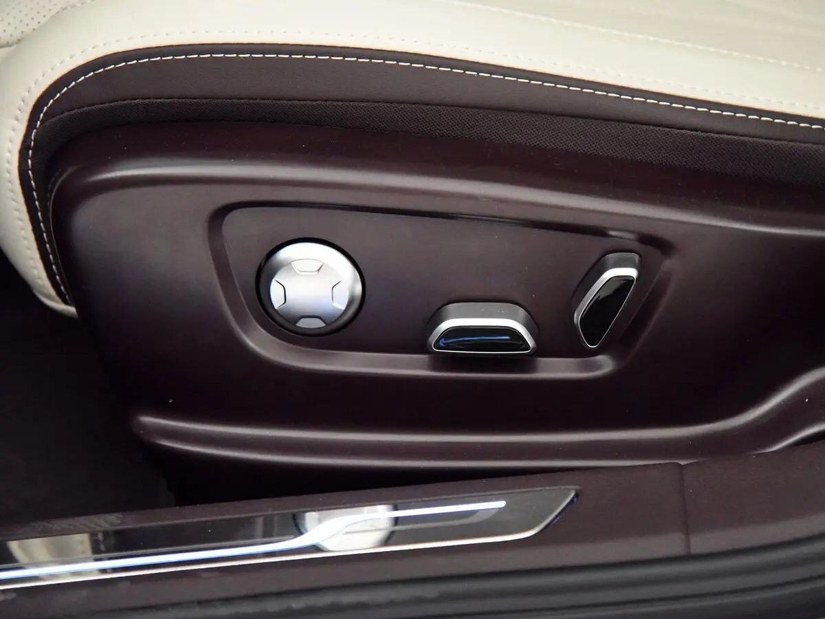 Hongqi H5 II Седан — photo 19