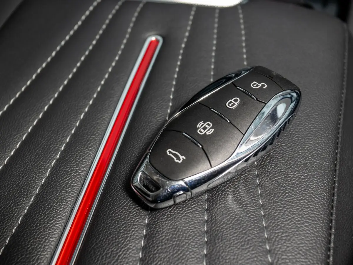 Hongqi H5 II Седан — photo 40
