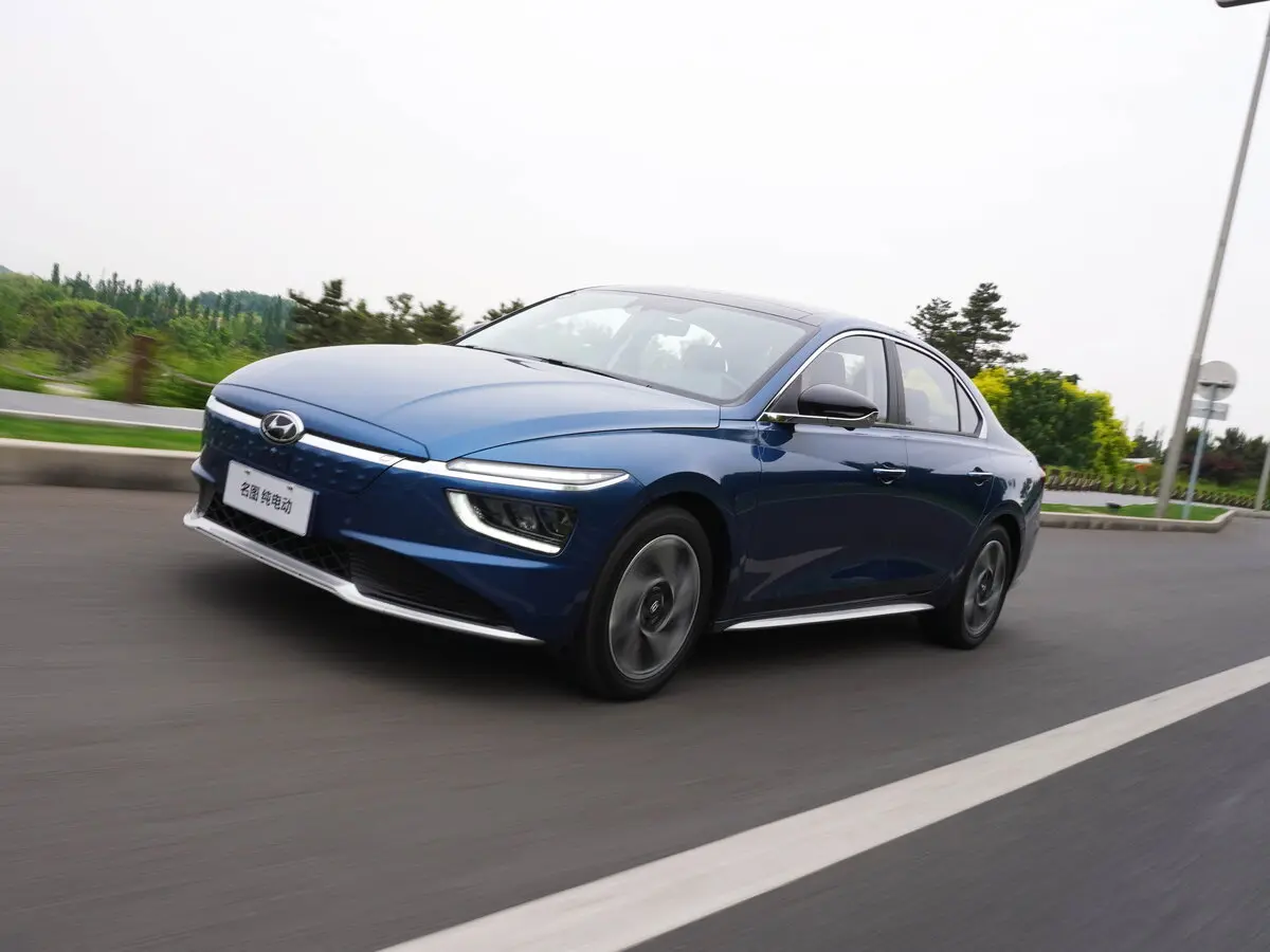 Hyundai Mistra II (DU2) Седан EV