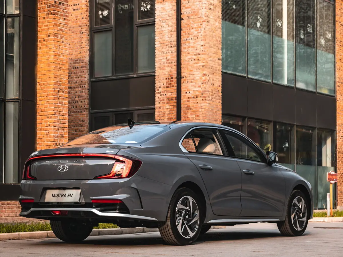 Hyundai Mistra II (DU2) Седан EV — photo 4