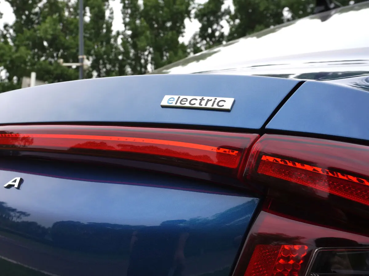 Hyundai Mistra II (DU2) Седан EV — photo 6