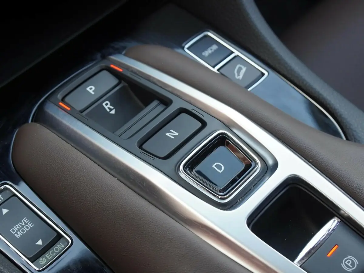 Honda UR-V I Рестайлинг 2 Внедорожник 5 дв. — сүрөт 11