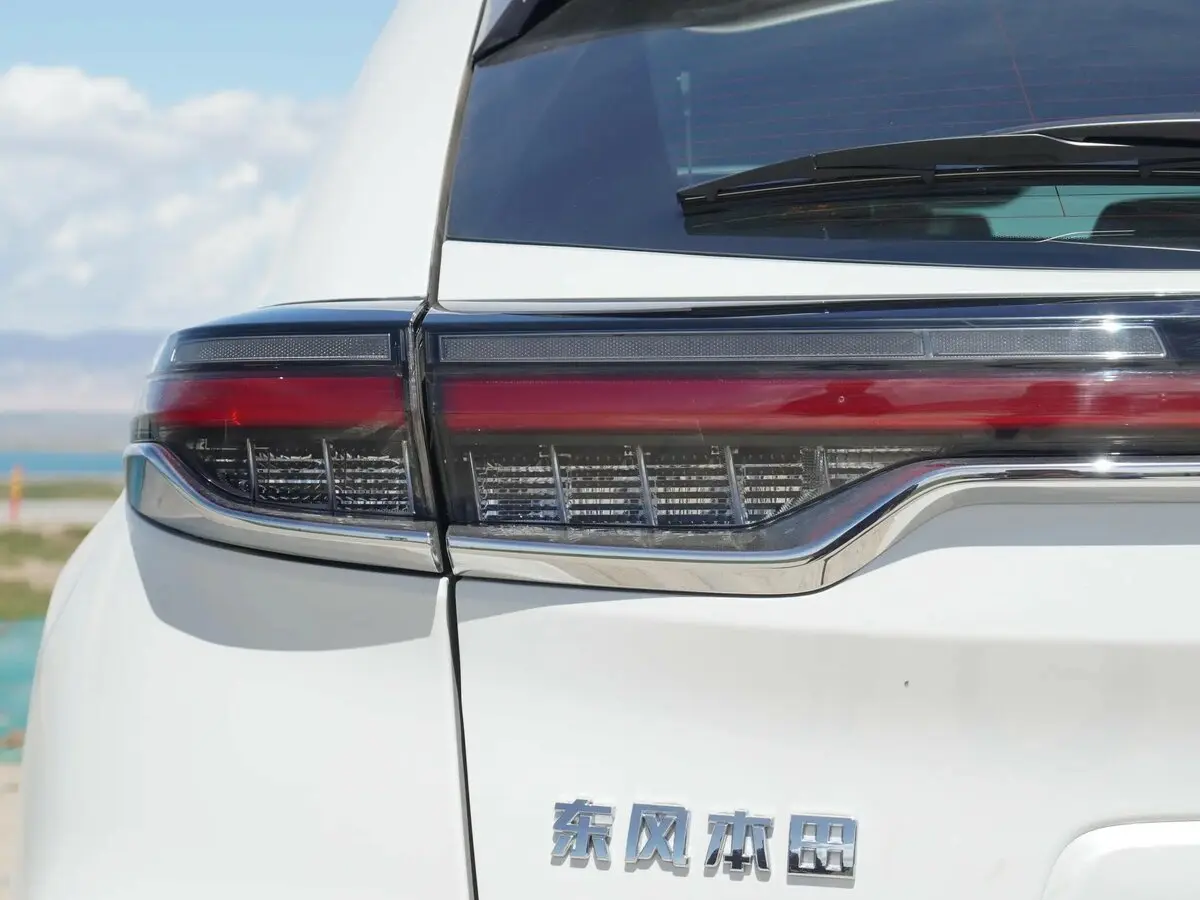 Honda UR-V I Рестайлинг 2 Внедорожник 5 дв. — сүрөт 15
