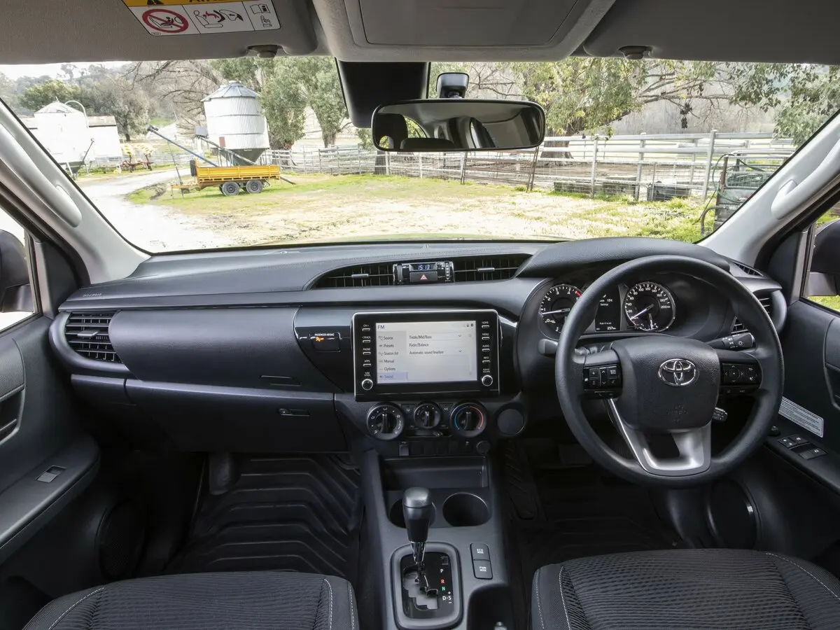 Toyota Hilux VIII Рестайлинг 2 Пикап Полуторная кабина Extra Cab — сүрөт 3