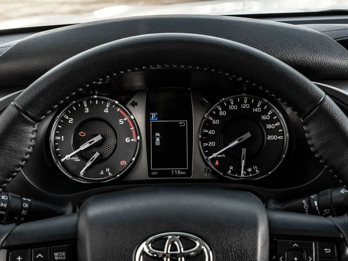 Toyota Hilux VIII Рестайлинг 2 Пикап Полуторная кабина Extra Cab — сүрөт 4
