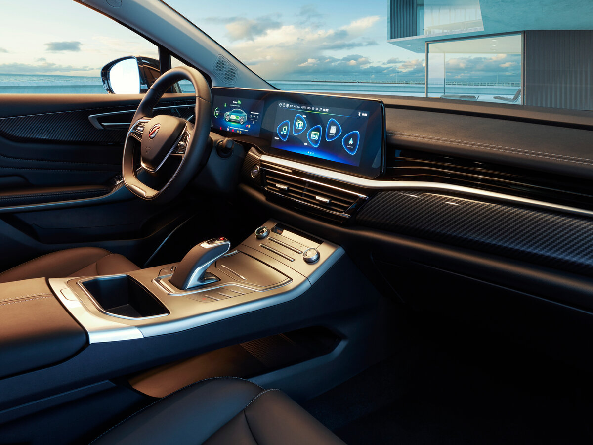 Mobilize Limo 2022 – 2023 Седан — фото 6