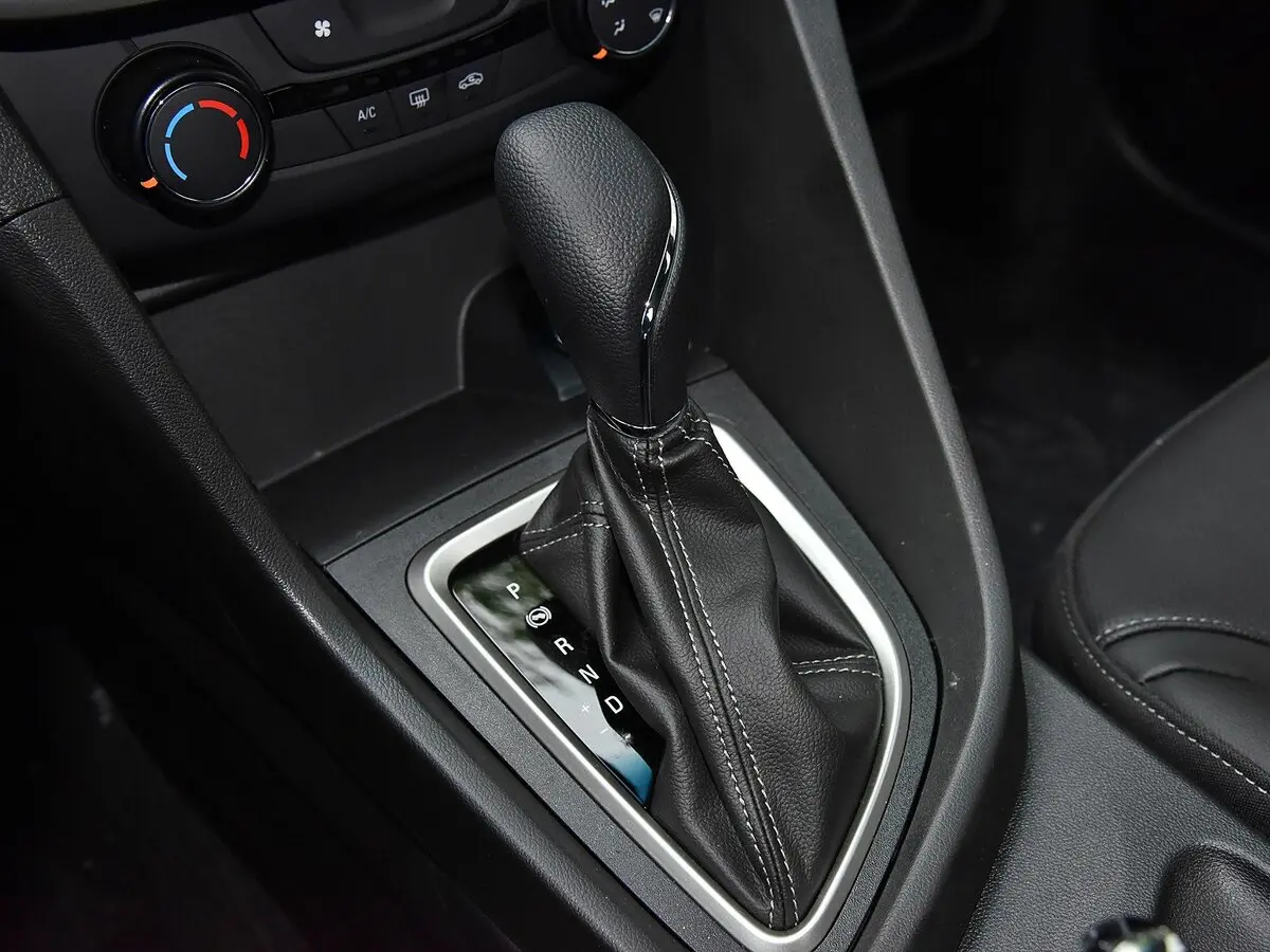 Buick Excelle III Рестайлинг Седан GT — 照片 7