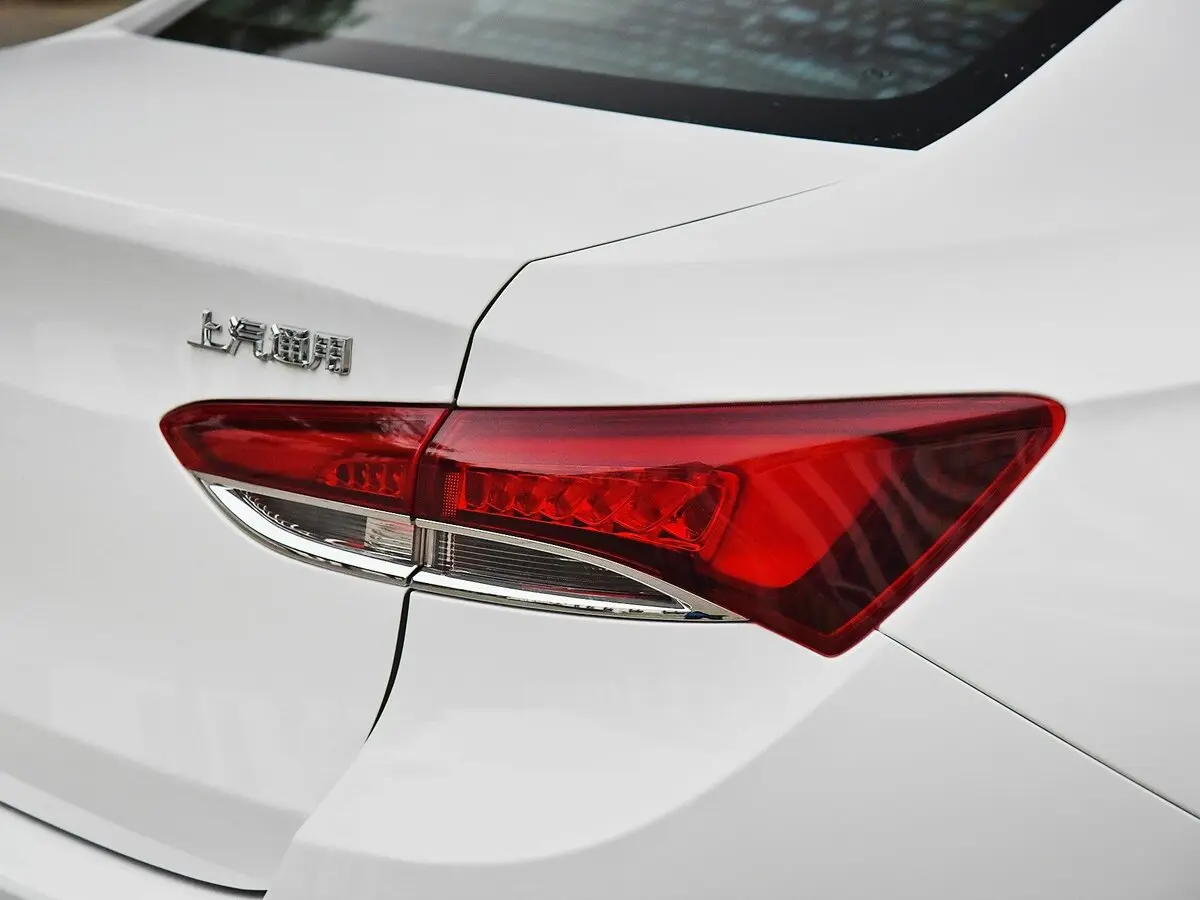 Buick Excelle III Рестайлинг Седан GT — 照片 10