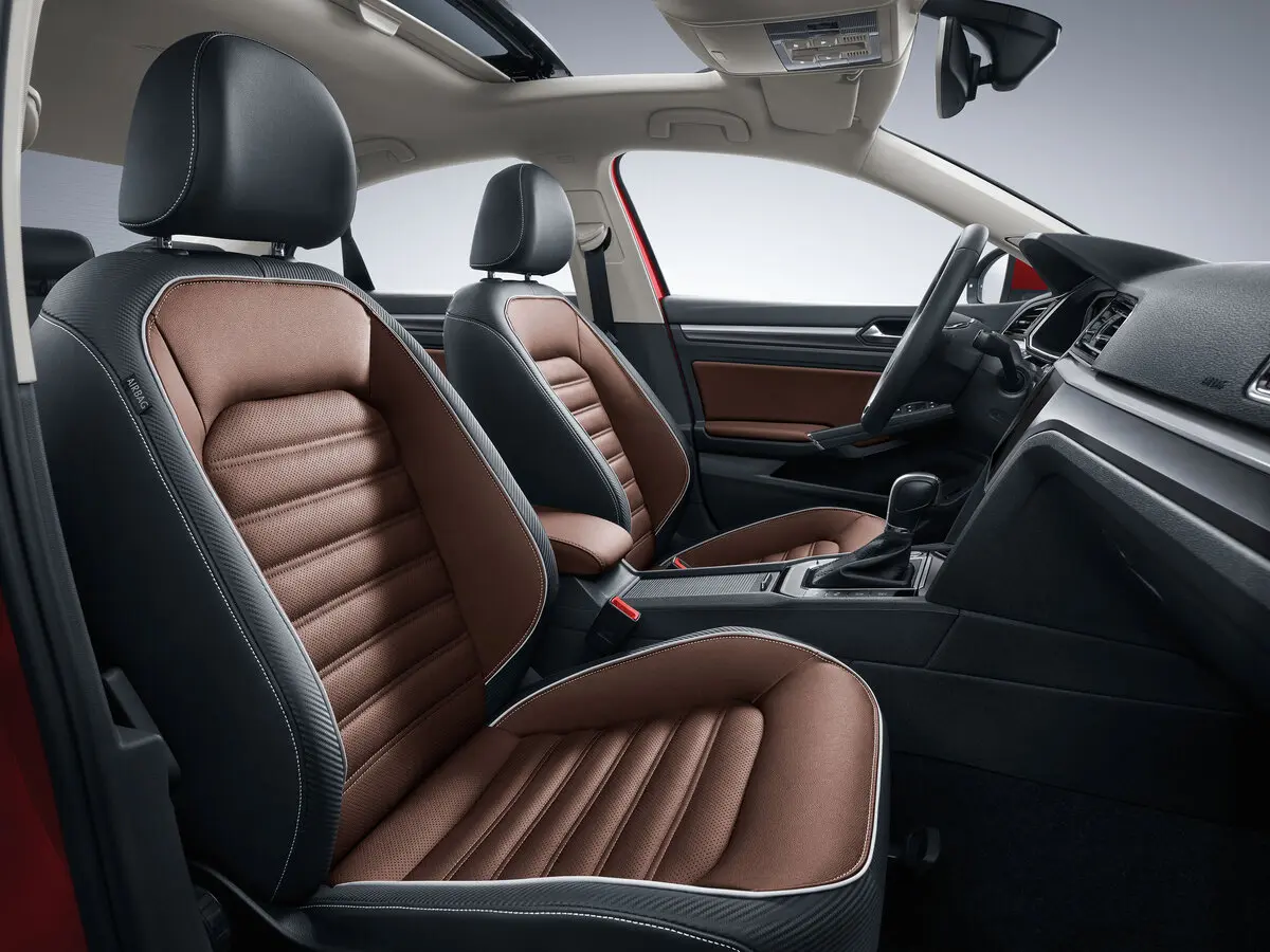 Volkswagen Lamando I Рестайлинг Седан — фото 6