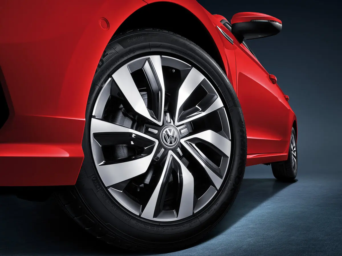 Volkswagen Lamando I Рестайлинг Седан — фото 15