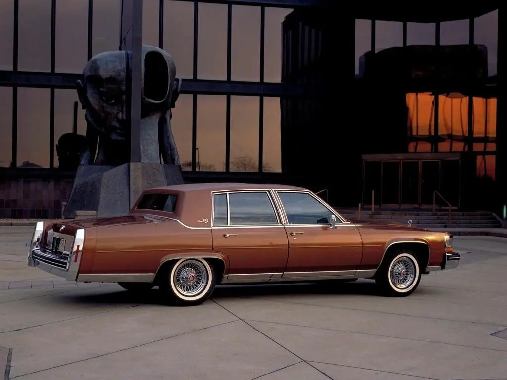 Cadillac Fleetwood Brougham II Рестайлинг Седан — сүрөт 3