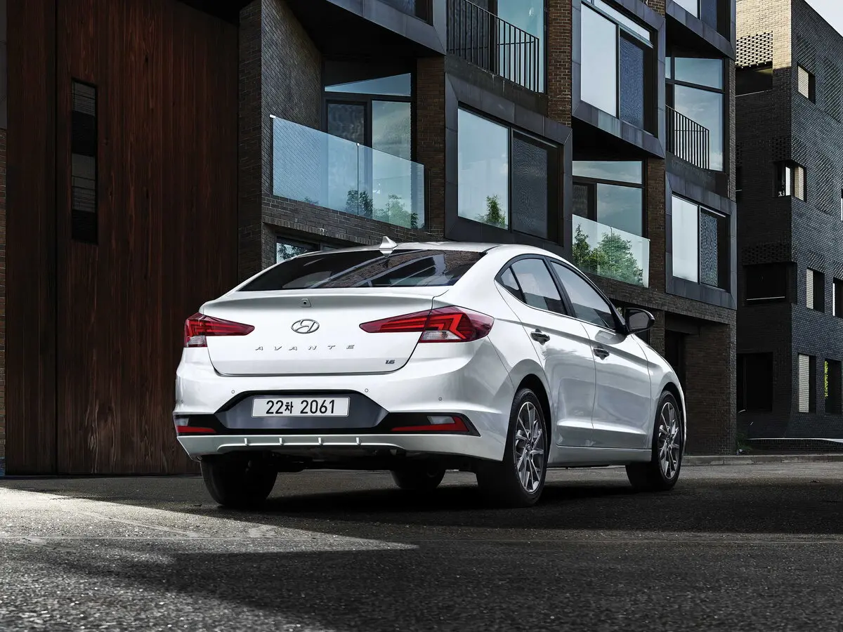 Hyundai Avante VI Рестайлинг Седан — фото 2