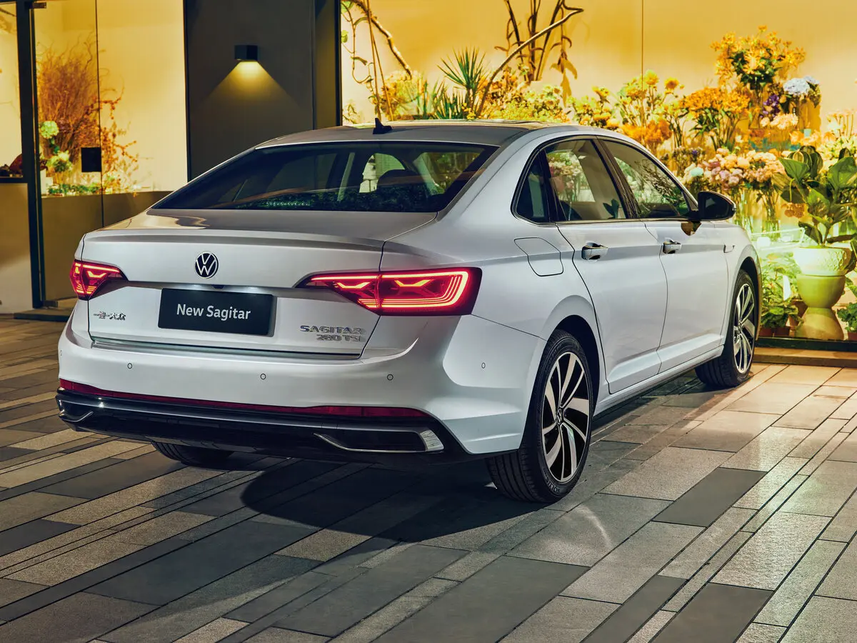 Volkswagen Sagitar III Рестайлинг Седан — сүрөт 5